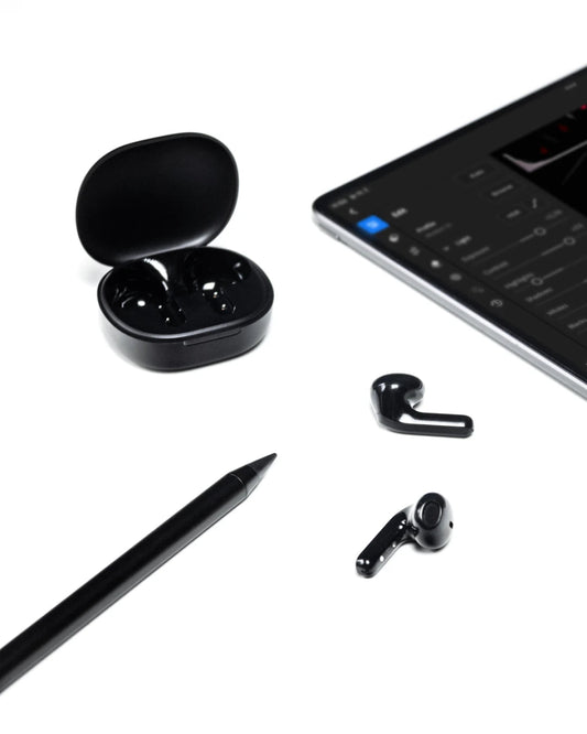 Accessorizing Smartly: Elevate Your Office Look with Style - AMVIM