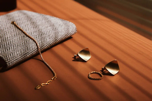 Office Fashion Myths Debunked: Dress with Confidence - AMVIM