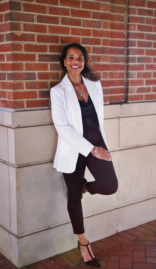 Finding the Perfect Blend: Comfort Meets Professionalism in the Modern Office Dress Code - AMVIM