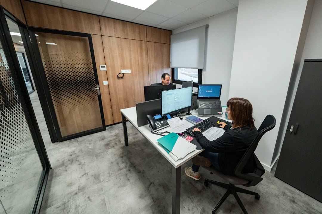The Impact of First Impressions in the Office - AMVIM