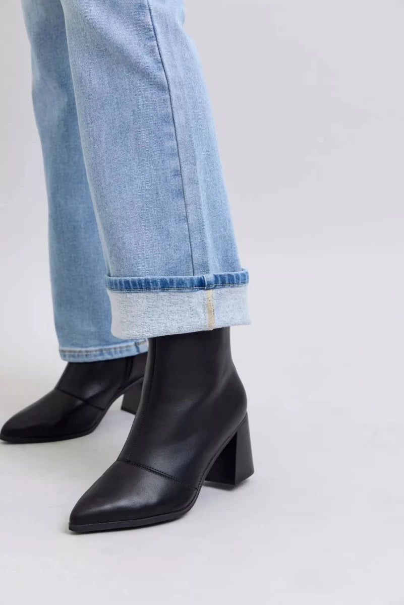 Judy Blue Mid Rise Thermal Bootcut Jeans - AMVIM