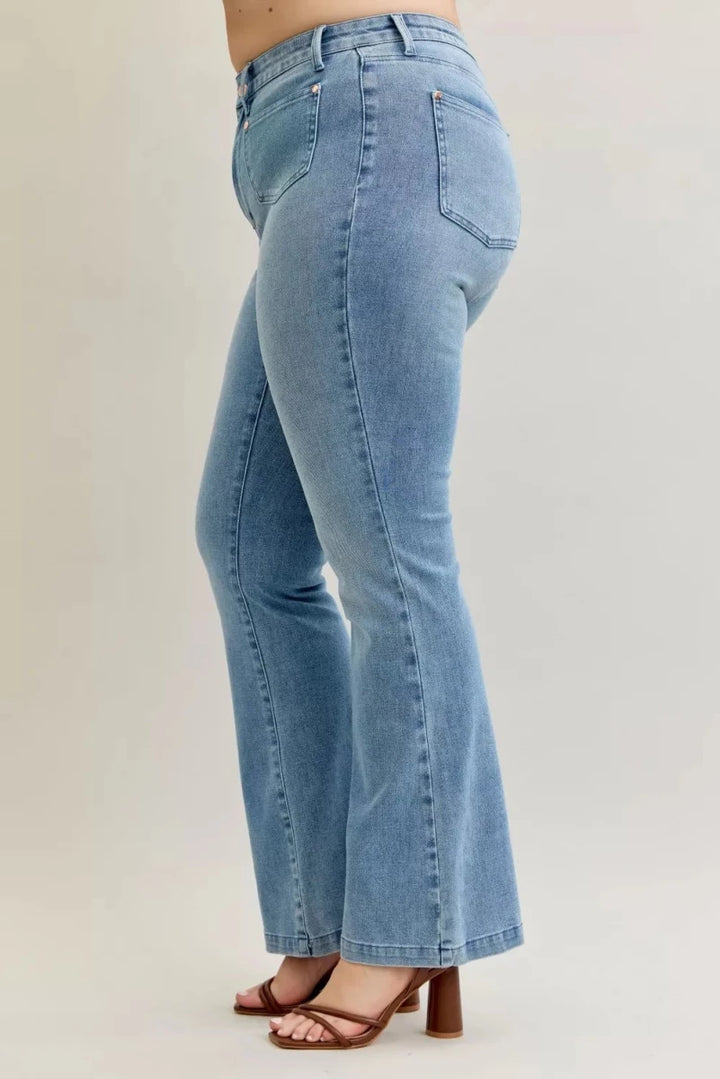 Judy Blue Plus Size Mid Rise Bootcut Jeans with Contrast Wash &amp; Front Pockets - AMVIM