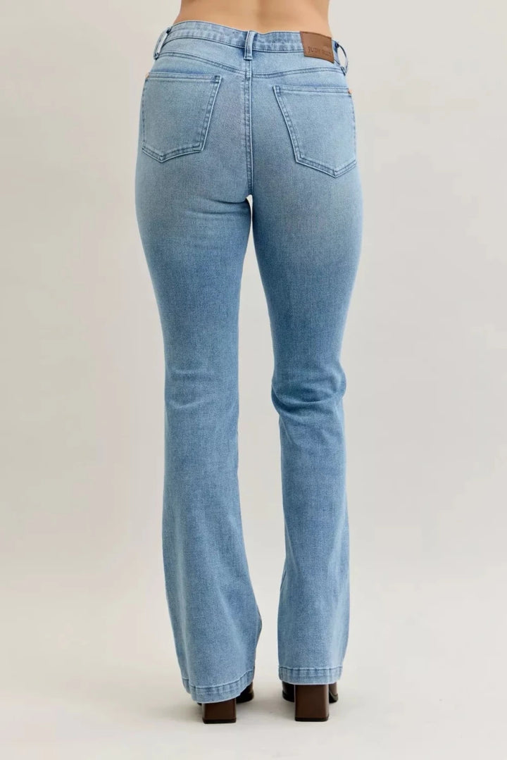 Judy Blue Plus Size Mid Rise Bootcut Jeans with Contrast Wash &amp; Front Pockets - AMVIM