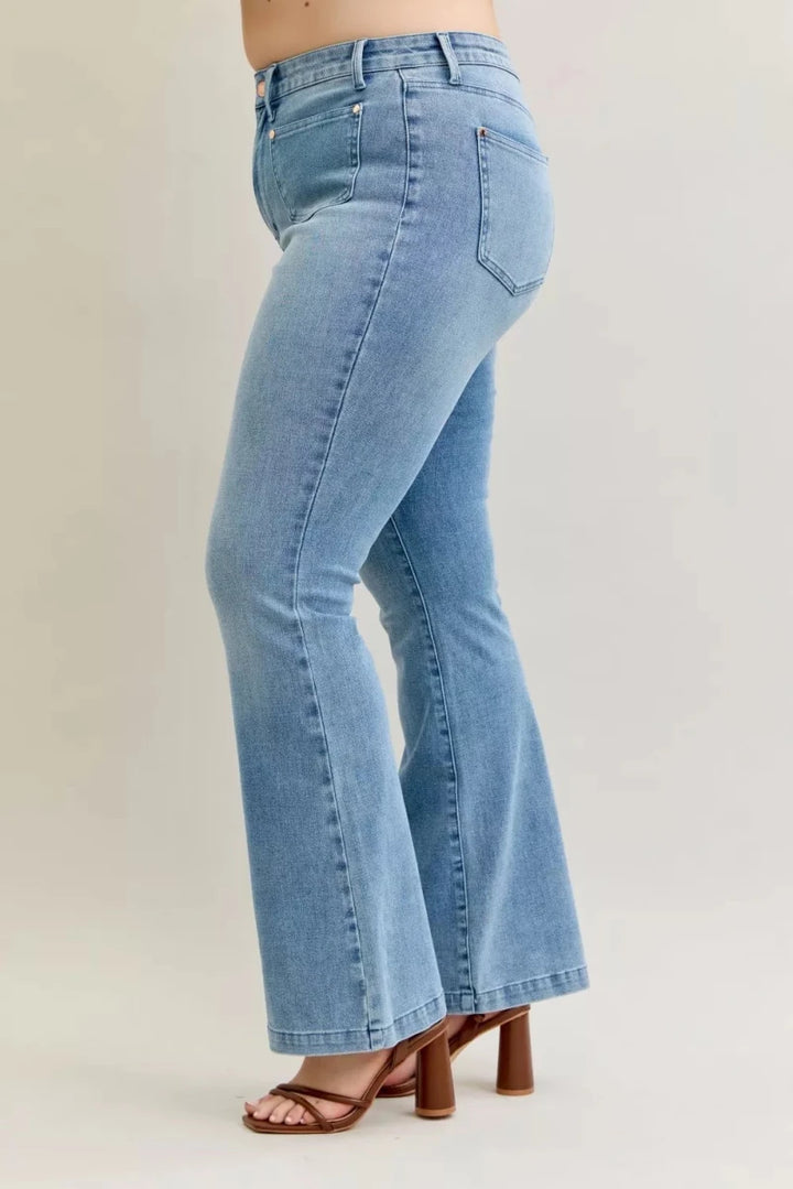 Judy Blue Plus Size Mid Rise Bootcut Jeans with Contrast Wash &amp; Front Pockets - AMVIM