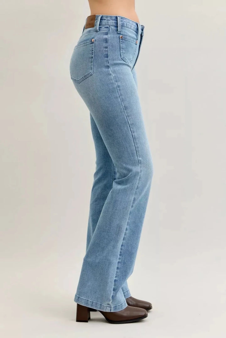 Judy Blue Plus Size Mid Rise Bootcut Jeans with Contrast Wash &amp; Front Pockets - AMVIM