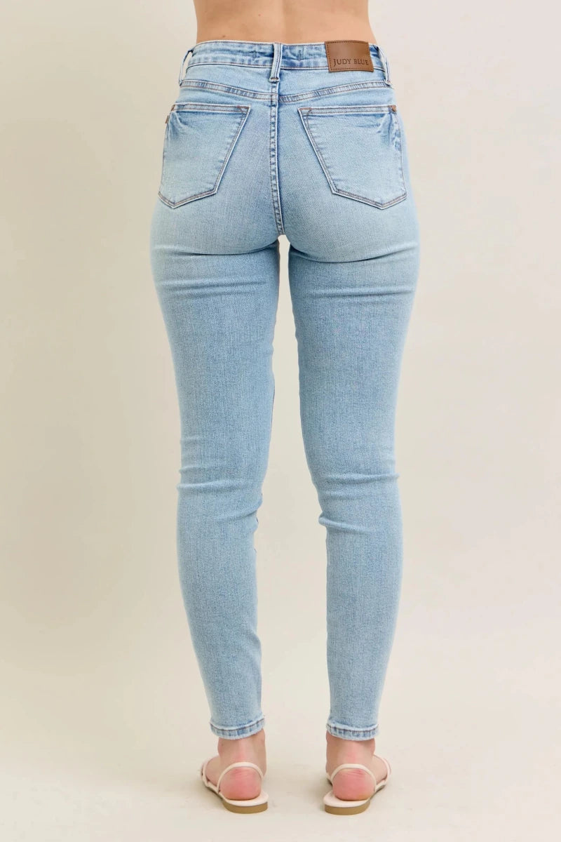Judy Blue Plus Size Mr. Tummy Control Vintage Wash Skinny Jeans - AMVIM