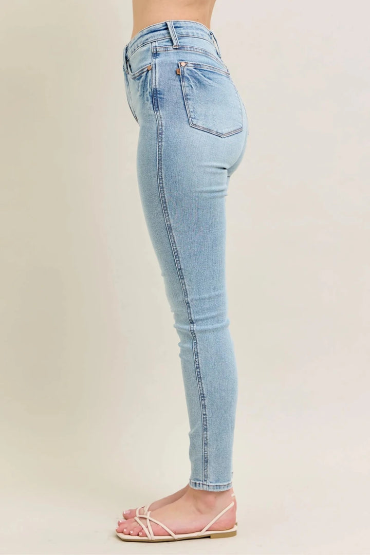 Judy Blue Plus Size Mr. Tummy Control Vintage Wash Skinny Jeans - AMVIM