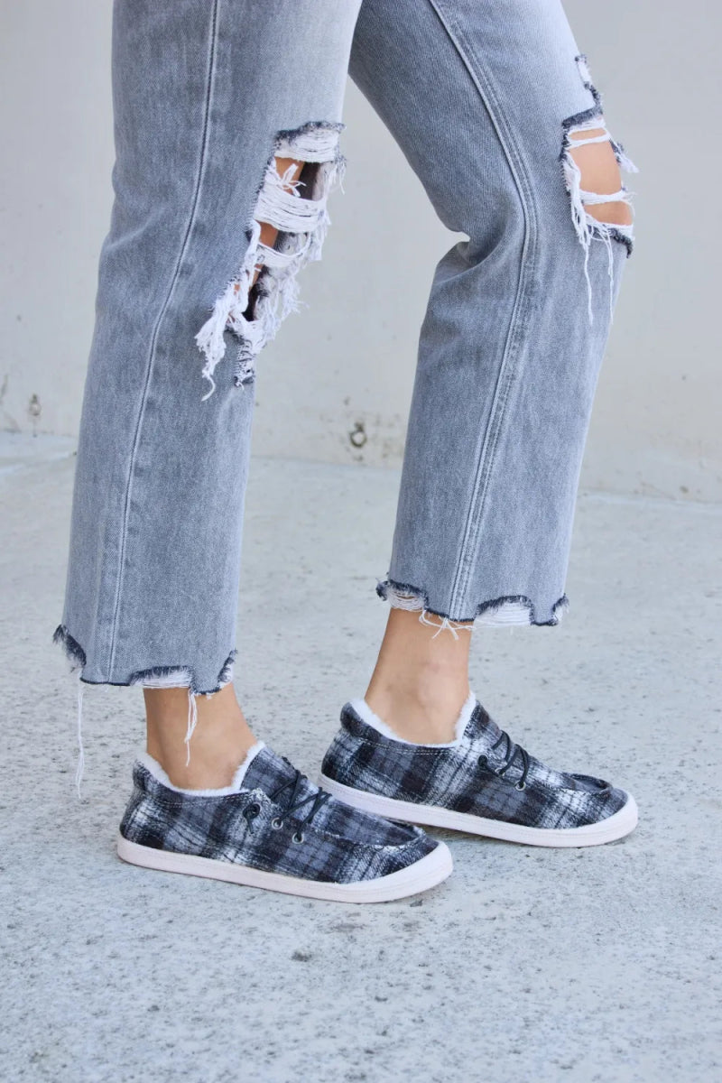 Plaid Plush Flat Sneakers for Everyday Comfort - AMVIM