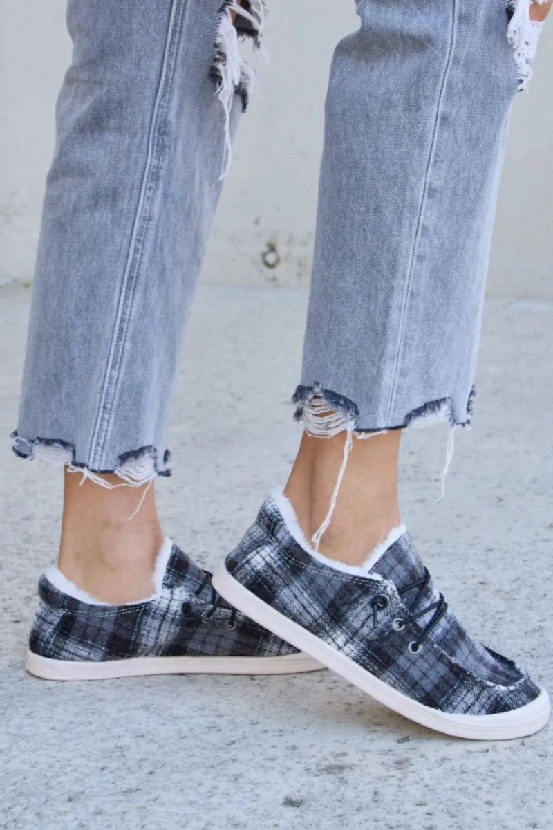 Plaid Plush Flat Sneakers for Everyday Comfort - AMVIM
