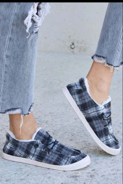 Plaid Plush Flat Sneakers for Everyday Comfort - AMVIM