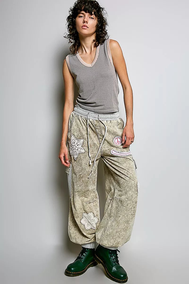 V-Neck Contrast Ribbed Sleeveless Top - AMVIM