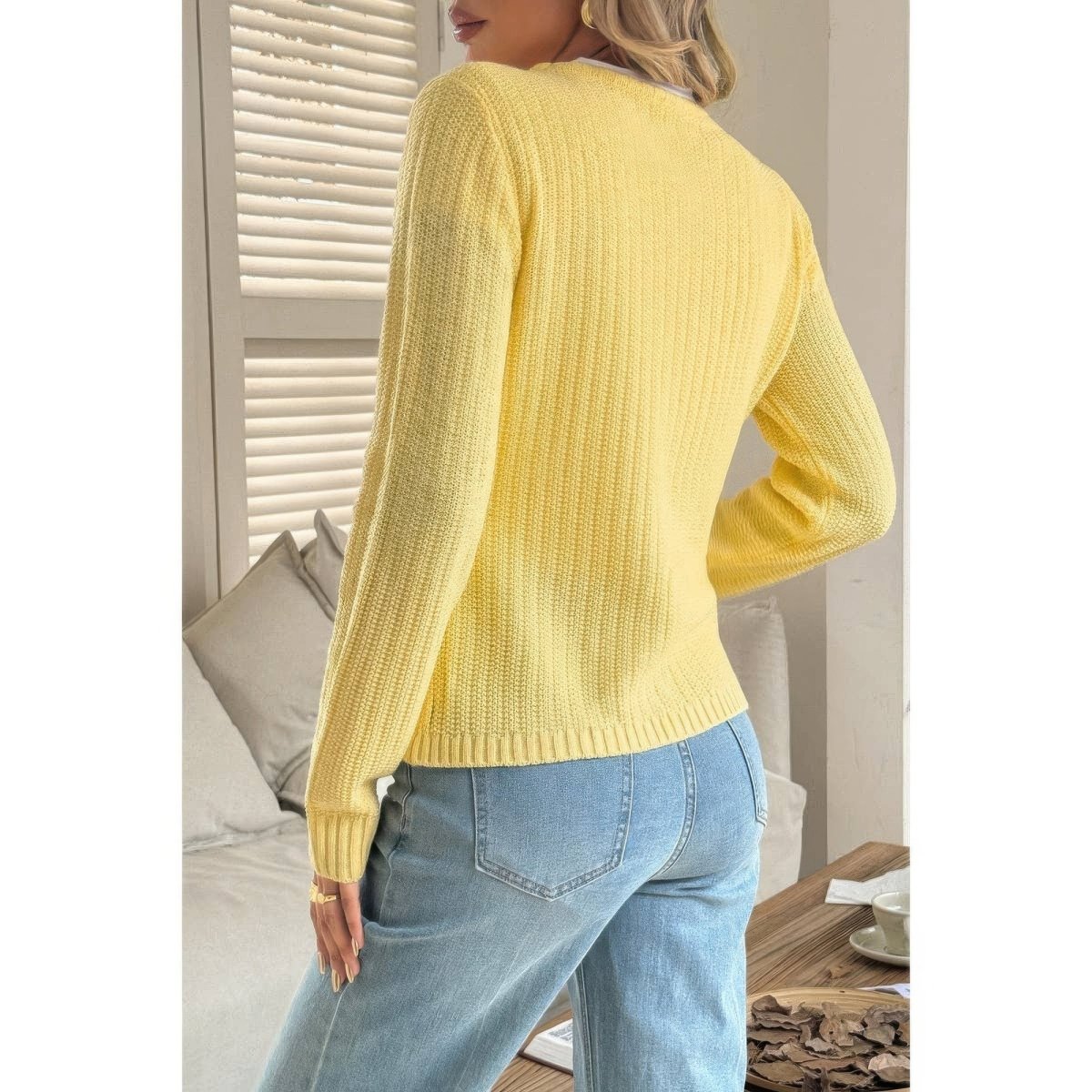 Women's Textured Knit V Neck Cropped Long Sleeve Sweater - AMVIM